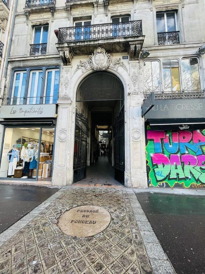 160 - Urban Fashion Week Paris Vuitton Apartman Kültér fotó